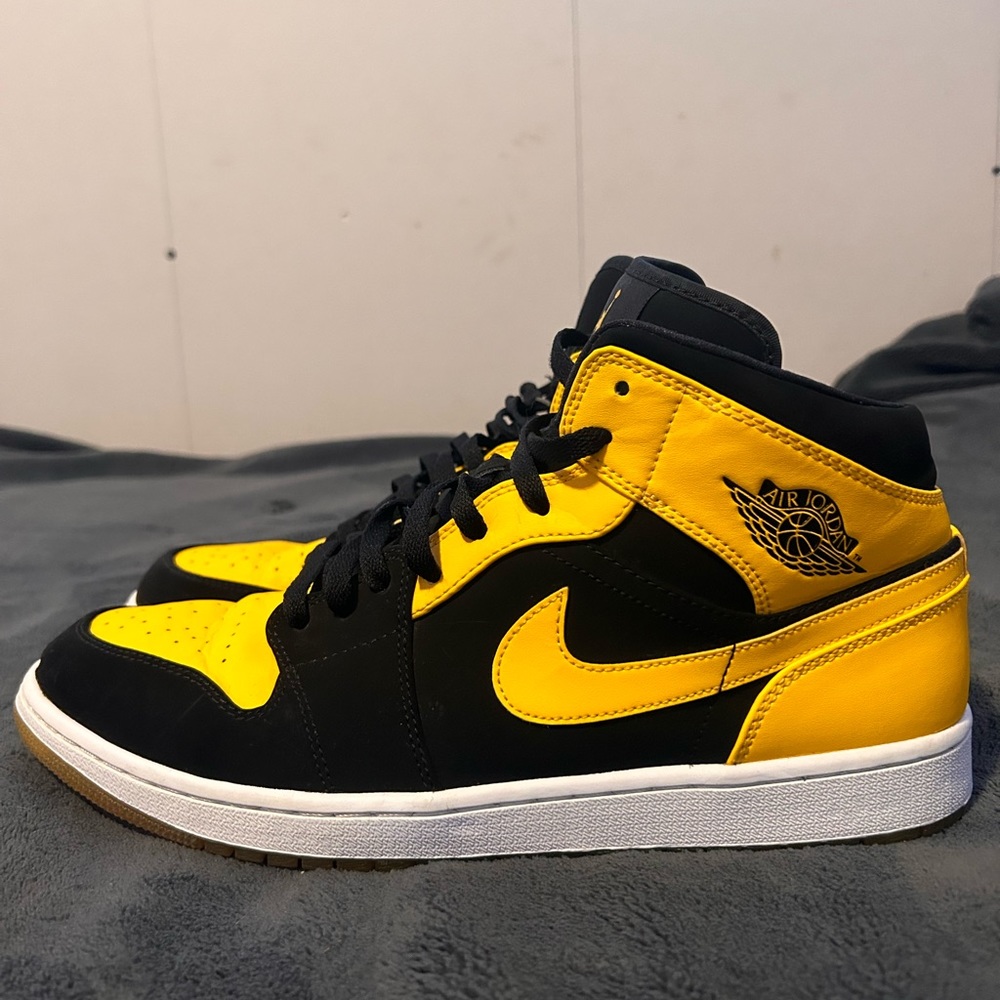 Jordan 1 mid